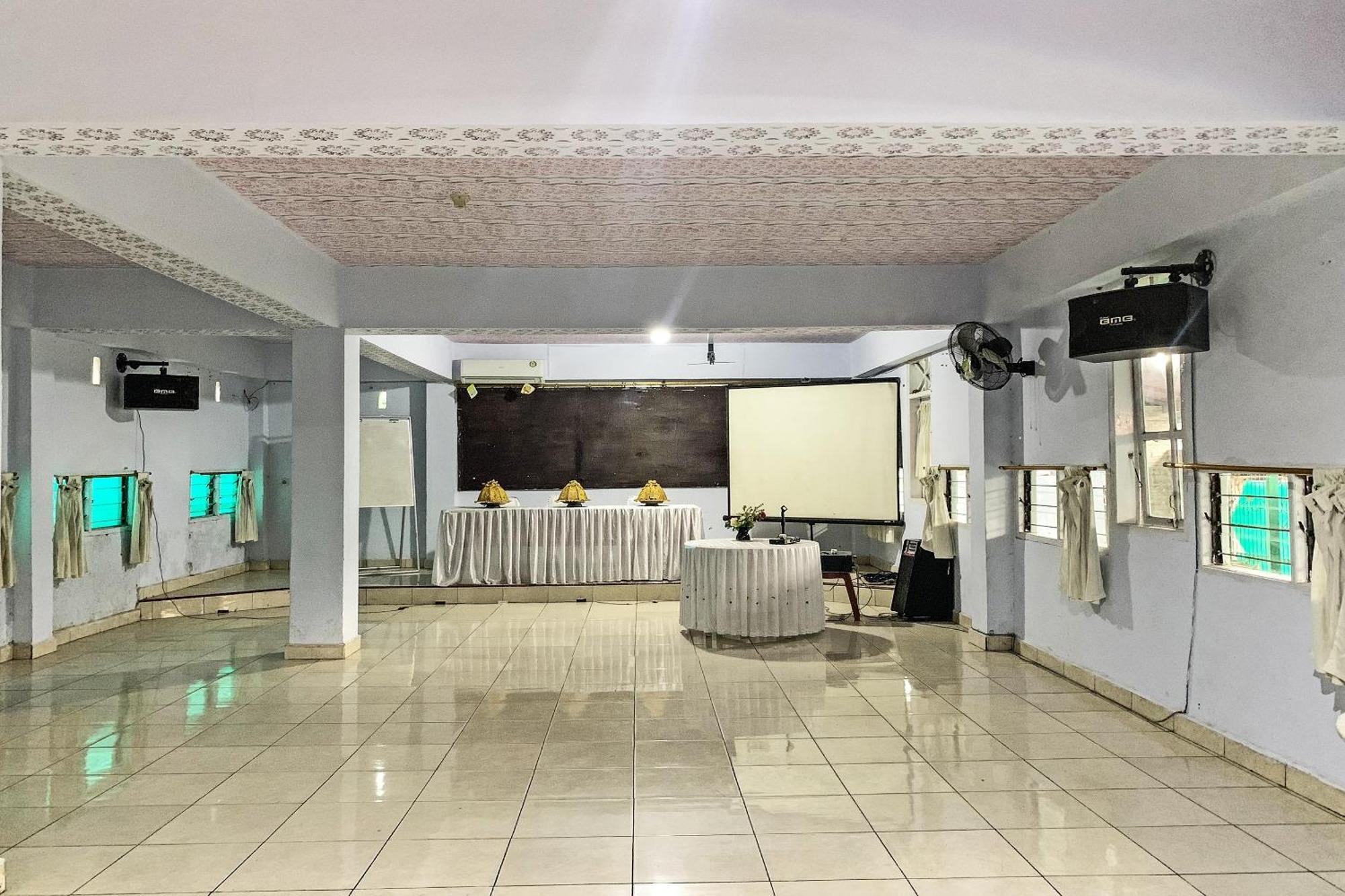 Oyo 91757 Surya Hotelneartaman Anggrek Pkk Watansoppeng Lalabata Екстер'єр фото