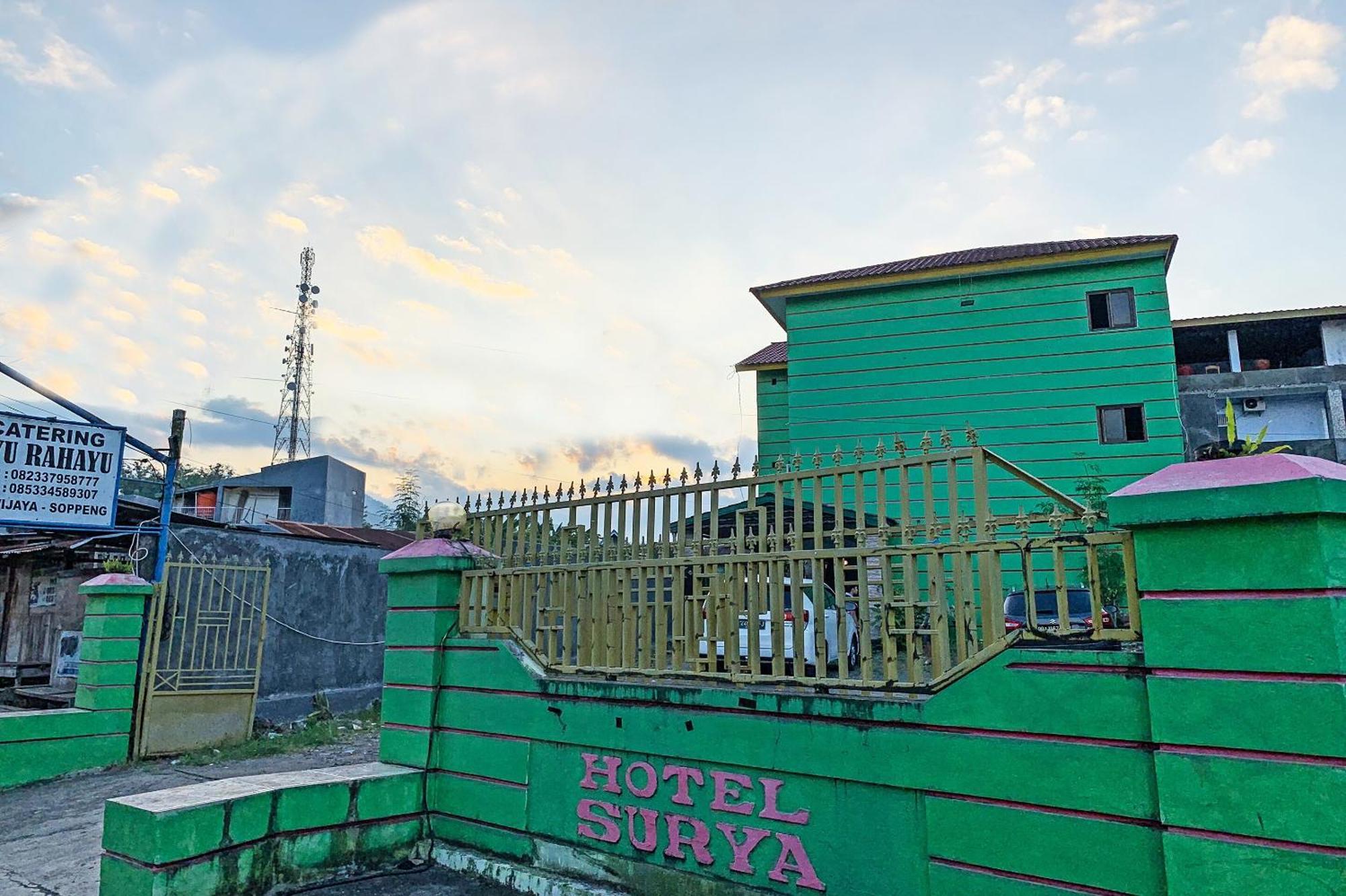 Oyo 91757 Surya Hotelneartaman Anggrek Pkk Watansoppeng Lalabata Екстер'єр фото