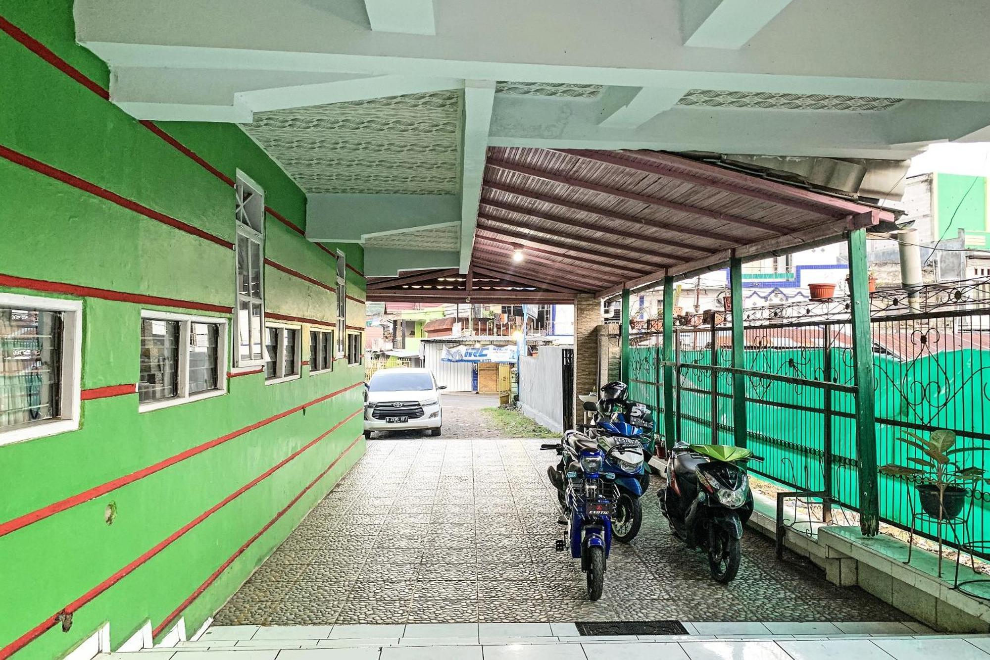 Oyo 91757 Surya Hotelneartaman Anggrek Pkk Watansoppeng Lalabata Екстер'єр фото