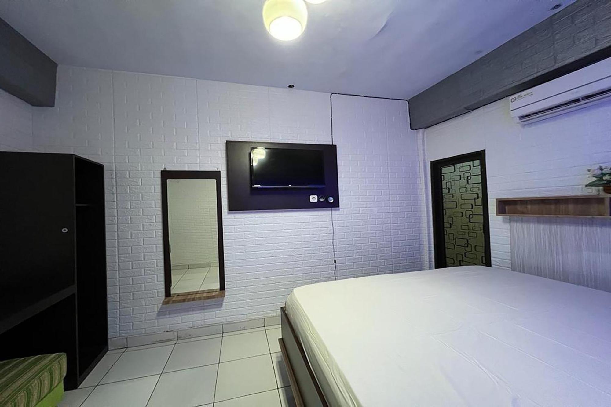 Oyo 91757 Surya Hotelneartaman Anggrek Pkk Watansoppeng Lalabata Екстер'єр фото