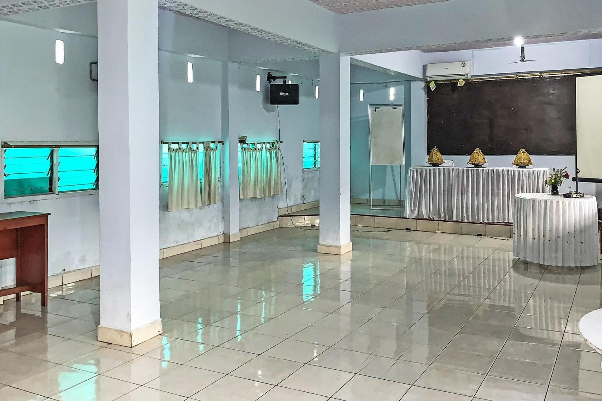 Oyo 91757 Surya Hotelneartaman Anggrek Pkk Watansoppeng Lalabata Екстер'єр фото