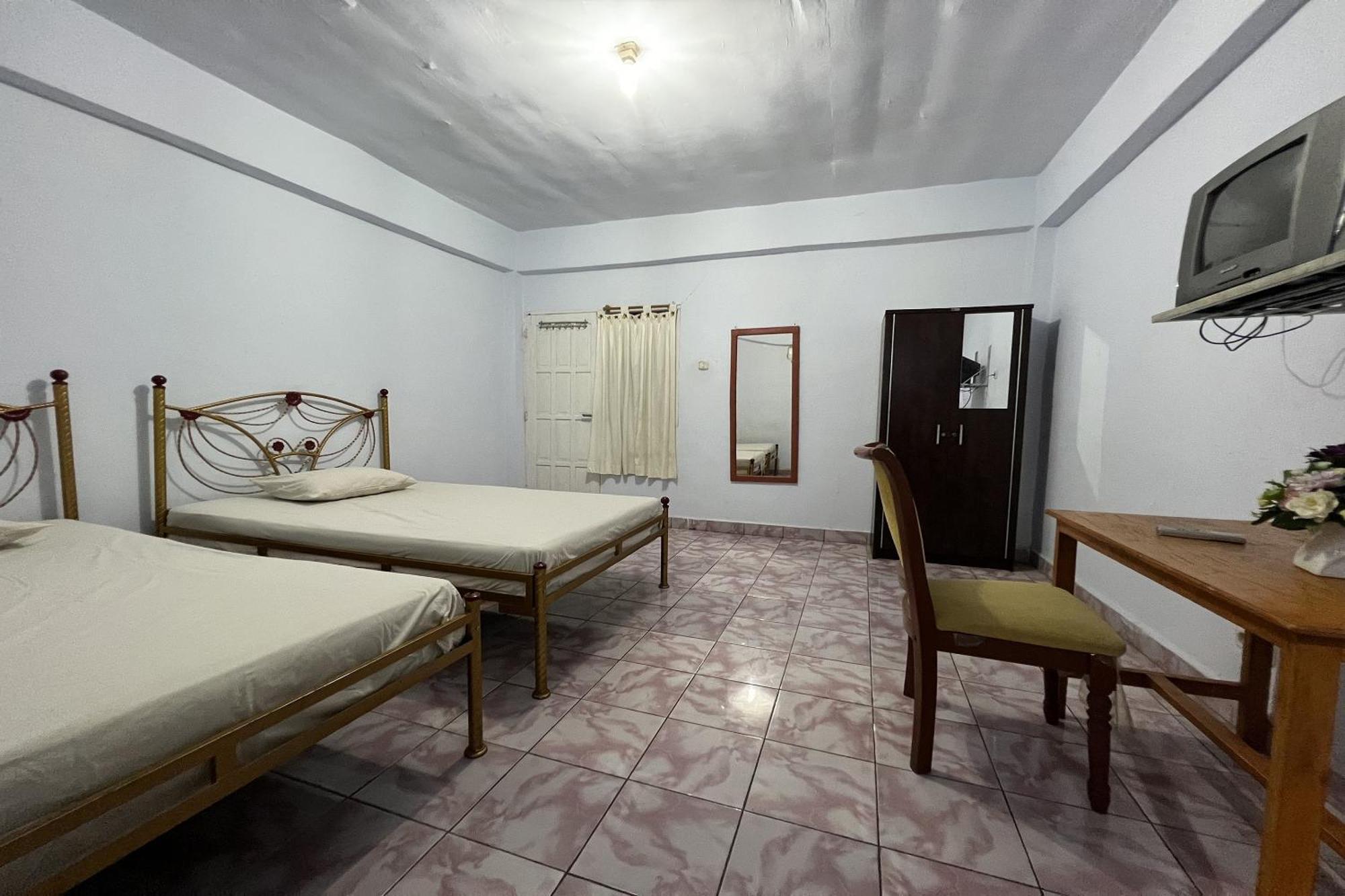 Oyo 91757 Surya Hotelneartaman Anggrek Pkk Watansoppeng Lalabata Екстер'єр фото